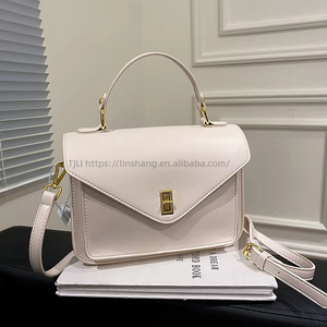 Hot Selling High Quality Classic Women's Handbag Buckle Versatile Single Shoulder Mailman Bag Factory Direct Sales - Product Image 3