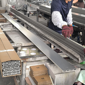 Panneau <span class=keywords><strong>de</strong></span> plinthe d'armoire étanche <span class=keywords><strong>de</strong></span> haute qualité pour la <span class=keywords><strong>rénovation</strong></span> <span class=keywords><strong>de</strong></span> cuisine moderne - Product Image 6