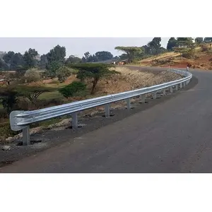 Guardrail di dimensioni della guardavia dell'autostrada galvanizzata immersione calda da vendere il prezzo della rotaia della strada principale