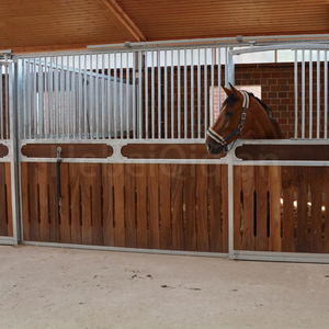 Maßgefertigte Schwarze Bambus-Pferdeställe aus Australien, Formbeständig, Neuzustand für Bauernhöfe - Product Image 1