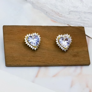 ของขวัญวันเกิด เครื่องประดับ ต่างหูเพชรทรงหัวใจชุบทอง 18k - Product Image 5