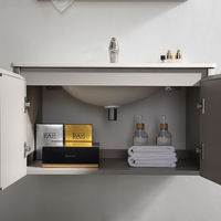 Meuble-lavabo mural flottant minimaliste avec armoire miroir à double porte, design à poignée dissimulée, unité de rangement moderne pour salle de bain
