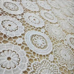 Tessuto <span class=keywords><strong>Bianco</strong></span> di Alta Qualità con Motivo a Fiocco di Neve Traforato, Ricamo 3D in <span class=keywords><strong>Pizzo</strong></span>, Seta di Latte/Poliestere/Nylon per Abiti da Sposa e Copriletti - Product Image 1