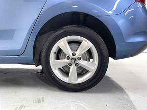 Skoda <span class=keywords><strong>Rapid</strong></span> 1.5 Sport <span class=keywords><strong>Auto</strong></span> d'occasion fiable, berline compacte à aspiration naturelle - Product Image 6