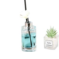 Bouteille d'aromathérapie carrée en verre personnalisée de 1000 ml, diffuseur évaporatif de 50 ml pour voiture avec bâtonnets en rotin