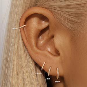 Pendientes de Cartílago Canner S925 de Plata de Ley Minimalistas con Ópalo Blanco Graduado de Varios Tamaños para Mujer - Product Image 4