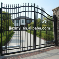 Portes automatiques battantes en fer forgé sur mesure pour entrée et allée de villa, usage extérieur, durables, écologiques, avec moteurs électriques