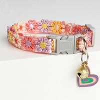 Collier pour animaux de compagnie en polyester brodé de fleurs de luxe, avec dentelle et motif de dessin animé, personnalisable, accessoires pour chats et chiens, clochette personnalisée - Grande Vente
