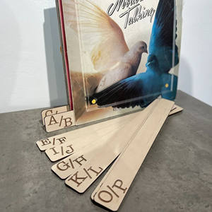 Séparateurs de disques vinyles en bois découpés au laser personnalisés Séparateur d'album fait à la main Rangement de disques vinyles en bois Séparateurs de l'alphabet - Product Image 2
