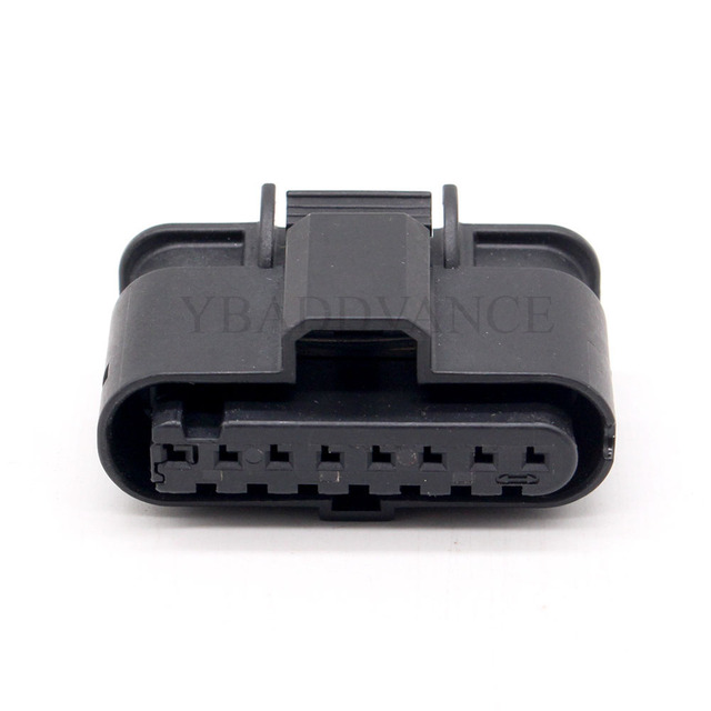 Te Connectivity Amp 8 Pin Female PBT GF30 Electrical Connector With Terminals