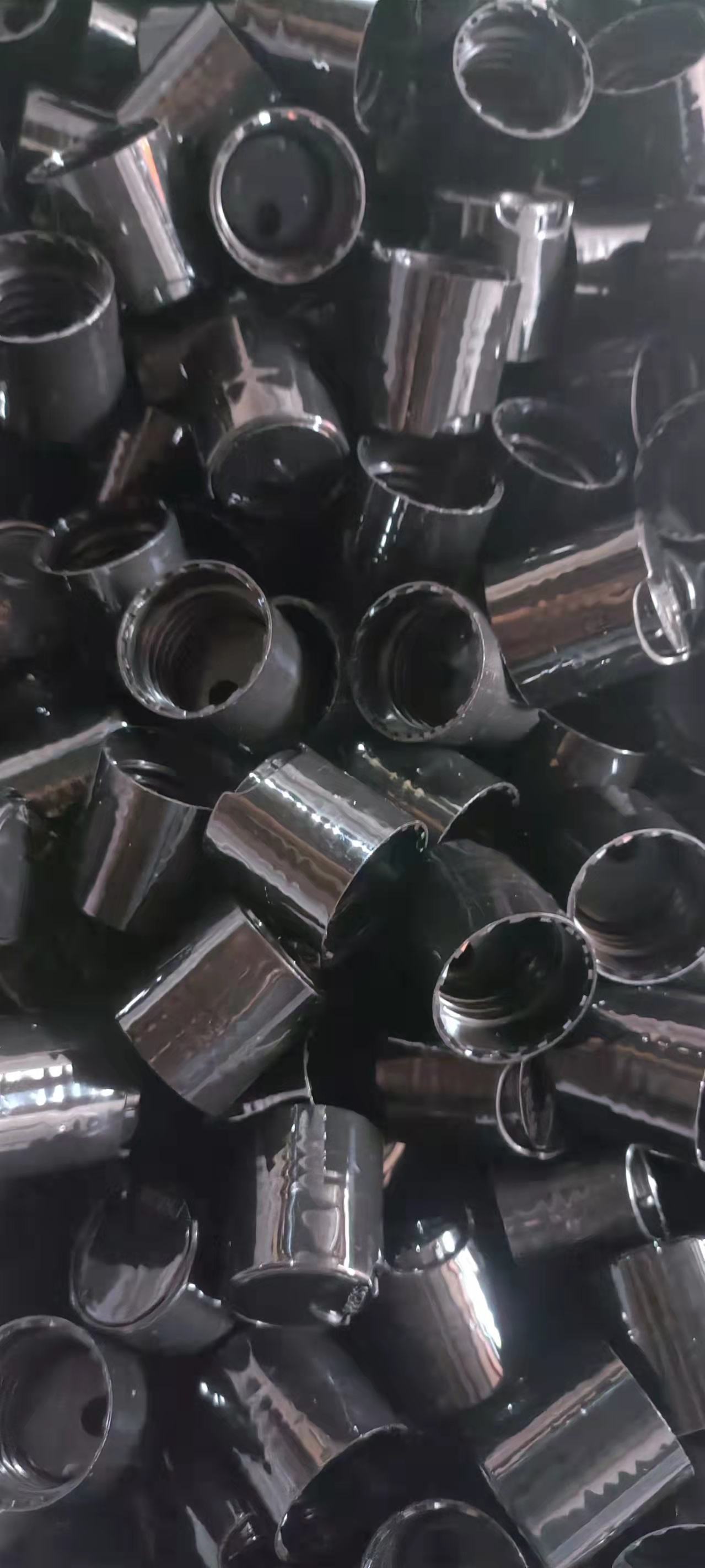 ฝาครอบแผ่นดิสก์สีดำ