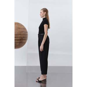 Puane Women's Elegant Black Pleated Trousers for All Seasons - Comfortable and Stylish Daily Wear Pants - Product Image 4