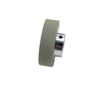 Rodillo síncrono antideslizante resistente al desgaste con revestimiento de caucho moleteado en relieve para rueda de medición específica del codificador - Product Image 2