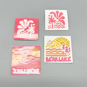 Étiquettes de vêtements personnalisables populaires, étiquettes tissées adhésives thermofusibles, étiquettes adhésives personnalisées pour vêtements, marques de commerce de vêtements - Product Image 1