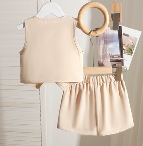 Completo Estivo 2026 per Bambina: Gilet Beige, Gonna con Fiocco e Pantaloncini - Set Carino 2 Pezzi - Product Image 2
