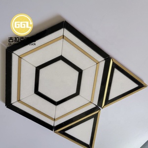 Mosaïque en marbre blanc et noir avec touches dorées en forme de <span class=keywords><strong>triangle</strong></span>, découpée au jet d'eau, avec éléments métalliques, pour bars, salons, salles de cinéma privées et hôtels-villas - Product Image 5