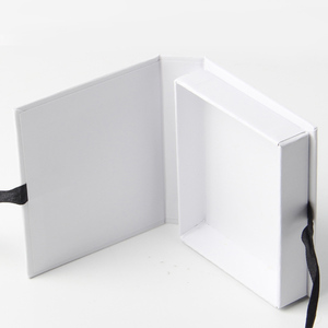 Scatola per Gioielli di Lusso in Carta con Design Personalizzato OEM, Confezione Lucida per Gioielli con Scatola di Imballaggio - Product Image 3