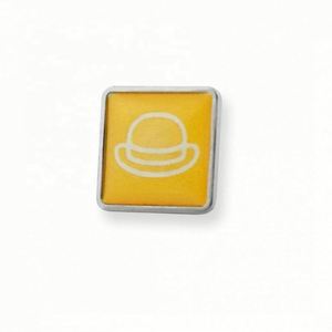 Pin de Solapa Personalizado con Tu Nombre en Resina Epoxi, Venta Caliente - Product Image 5