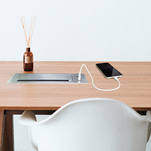 Boîte à câbles rectangulaire en alliage d'aluminium pour bureau, rangement multifonctionnel avec chargement USB, pour usage commercial et professionnel - Product Image 3
