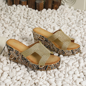 Sandales compensées tressées pour femmes, confortables, à bout ouvert, motif ethnique, mules d'été pour la plage - Product Image 1