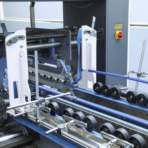 Incollatrice pieghevole automatica ad alta velocità per 1800 in cartone ondulato ad angolo 4 e 6 - Product Image 4