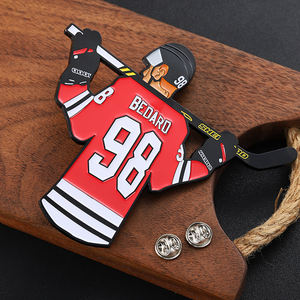 Épingle en émail personnalisée 2d 3D avec insignes de <span class=keywords><strong>rugby</strong></span> pour hockey sur glace Souvenirs de sport Épinglette en métal en alliage de zinc Vente en gros - Product Image 3