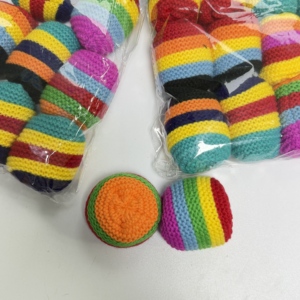 Nouveautés : Ensemble de 24 sacs à pieds en crochet arc-en-ciel, Hacky Sack tricoté rempli de sable, balles de jonglage pour enfants et adultes, jouets de plein air - Product Image 2