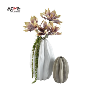 Florero moderno nórdico hecho a mano para decoración del hogar, jarrón de lujo con rayas onduladas naturales, blanco mate, piezas de arte, jarrón - Product Image 1
