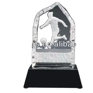 Auszeichnungen Souvenir Hochwertiger optischer Fußball Kristall Trophäen becher