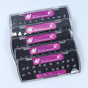 Support céramique orthodontique dentaire 022 ROTH MBT 345 avec crochet, boîte carrée - Product Image 1