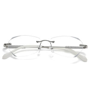 แว่นตา<span class=keywords><strong>อ่าน</strong></span>หนังสือไร้กรอบแฟชั่น ประดับคริสตัล สีทอง สีเงิน ป้องกันแสงสีฟ้า สำหรับผู้หญิง คุณภาพสูง - Product Image 6