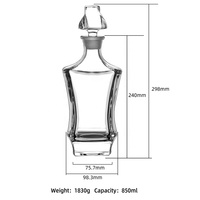 Venta caliente N67 Decantador de whisky de cristal transparente Botella de forma cuadrada moderna y creativa con fondo grueso para vino
