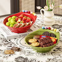 Bol à salade créatif en céramique rouge brillant avec fourchettes à fruits multicolores intégrées, plateau de service pour desserts et bonbons de fête