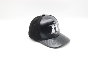 Gorra de camionero de estilo americano de 5 paneles de alta calidad, gorra de béisbol de cuero PU de nuevo estilo con parte trasera de gamuza, gorra deportiva impermeable - Product Image 4