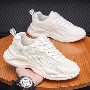 Baskets sportives blanches tendance pour hommes 2025 – Respirantes, pour l'été, course à pied, décontractées, rehaussantes, à enfiler, en microfibre et maille - Product Image 1