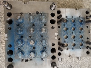 Fabricação Profissional de Novos Moldes de Pré-forma para Garrafas PET com Múltiplas Cavidades para Tampas de Garrafa - Product Image 3