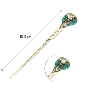 Rétro Mode Femmes Queue De Cheval Épingle À <span class=keywords><strong>Cheveux</strong></span> Coloré <span class=keywords><strong>Strass</strong></span> Alliage <span class=keywords><strong>Cheveux</strong></span> Fourches 15cm Serpent Conception <span class=keywords><strong>Cheveux</strong></span> Bâtons - Product Image 4