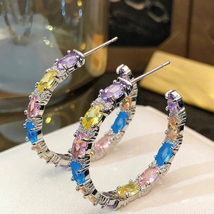 Orecchini a Cerchio Unici per Donne, Design Delicato, Gioielli Versatili per l'Uso Quotidiano - Product Image 3