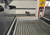 Machine de fraisage CNC 3 axes robuste avec table de travail à rainures en T pour les travaux de fabrication de modèles composites dans le secteur aérospatial et des transports ferroviaires