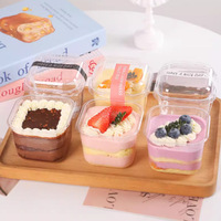 Boîte à gâteau carrée transparente jetable de qualité alimentaire en fibre de bois pour petit tiramisu, mousse et dessert