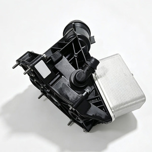 OE 11428583895 Boîtier de refroidisseur d'huile moteur en gros pour BMW Série 5 G30 G38 X3 G01 X7 G07 - Product Image 4