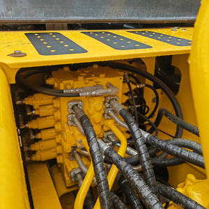 Excavatrice sur chenilles Komatsu PC200 d'occasion, classe 20 tonnes, matériel de terrassement d'origine japonaise - Product Image 2