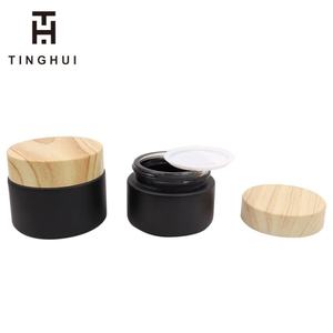 ขวดครีมแก้วฝาปิดลายไม้สีดำด้าน ขนาด 5/10/15/20/30/50 กรัม พร้อมฝาไม้ สำหรับใส่ครีมบำรุงผิวหน้า ภาชนะบรรจุภัณฑ์เครื่องสำอาง - Product Image 3