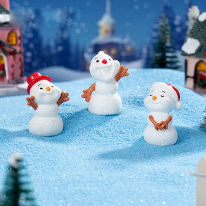 Bonito adorno de resina de muñeco de nieve de dibujos animados para Navidad divertido Micro paisaje escena de nieve decoraciones pequeño encanto de limo de comida de escritorio - Product Image 2