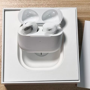 Prix de gros pour les écouteurs sans fil AirPods (3e génération) d'occasion avec étui de charge USB-<span class=keywords><strong>C</strong></span>, audio spatial personnalisé - Product Image 1
