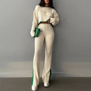 Ensemble pantalon pull-over décontracté pour femmes en hiver, tricot chaud et personnalisé, col rond, haut court, pantalon à jambes larges, ensemble 2 pièces pour femmes - Product Image 5