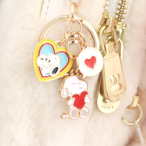 <span class=keywords><strong>Porte</strong></span>-clés en alliage de zinc <span class=keywords><strong>Snoopy</strong></span> de dessin animé mignon, pour femmes, couple, souvenir, cadeau, pendentif pour sac à dos, pendentif pour sac d'école - Product Image 4