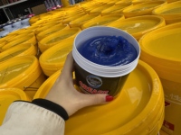 Graisse au lithium de qualité industrielle pour les besoins d'entretien des éoliennes