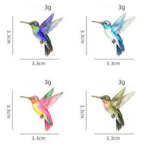 Vente en gros : Épinglette en alliage de zinc émaillé, imprimée UV, thème colibri aux couleurs vives, design de vol réaliste, accessoire décontracté, cadeau - Product Image 2