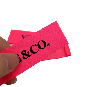 Etiquetas de ropa de <span class=keywords><strong>tela</strong></span> satinada plegable de extremo barato de alta calidad Etiqueta de cuello de marca personalizada para camisa de vestir - Product Image 4